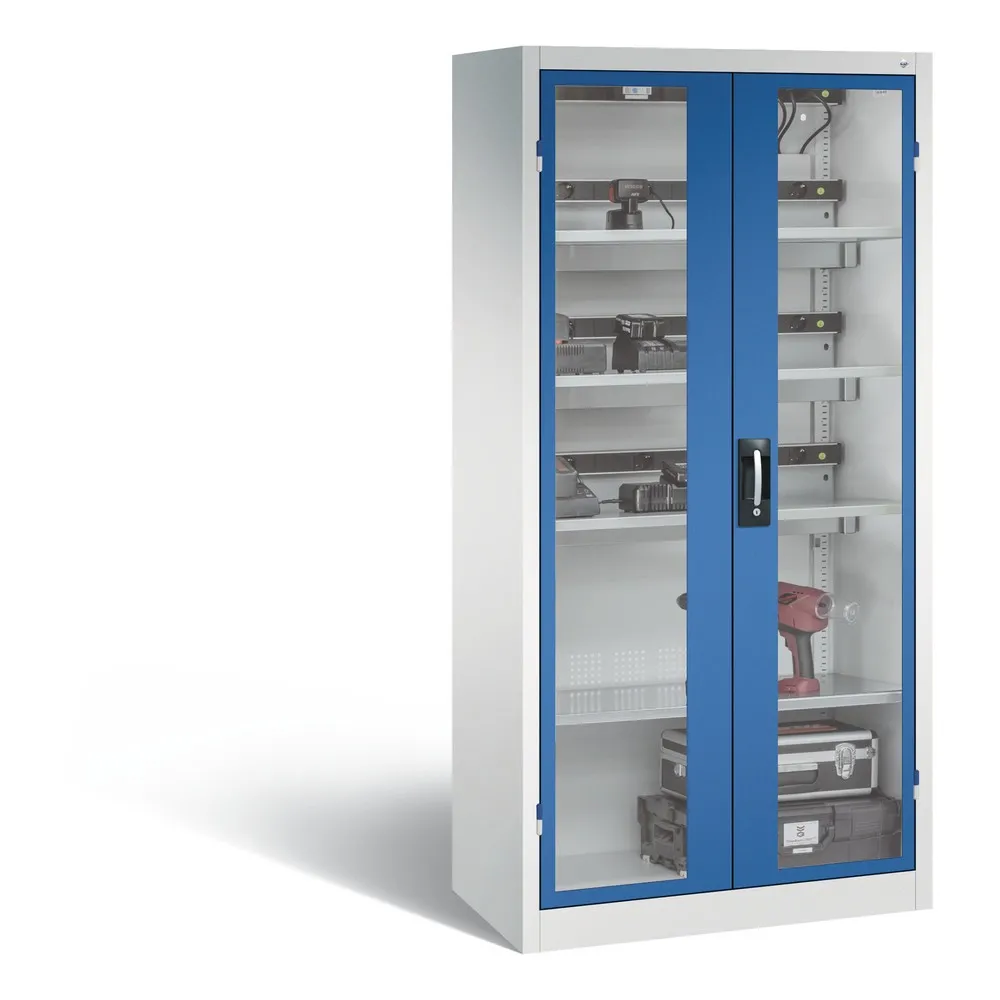 C+P Akku-Ladeschrank Serie 89, 3 Elektro-Einlegeböden, 5-fach-Steckdosenleiste, 3 m Zuleitung, Sichtfenster, FI-Schutzschalter, temperaturgesteuerter Lüfter, lichtgrau/enzianblau